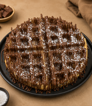 Fresh Waffle with Nutella Sauce